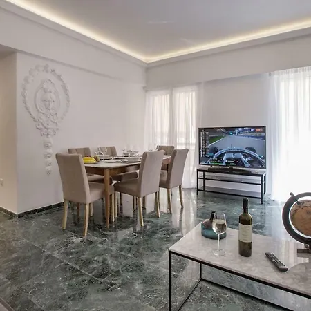 Roomy And Comfortable Near Acropolis By Ghh
