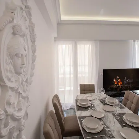Roomy And Comfortable Near Acropolis By Ghh * Athens
