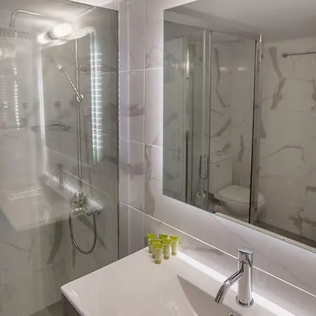 Roomy And Comfortable Near Acropolis By Ghh * Athens